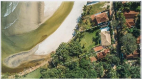 Incrível casa pé na areia com três suítes, São Sebastião